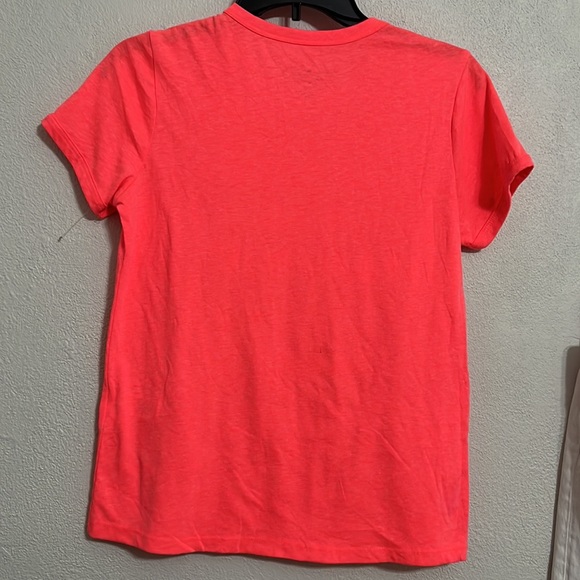 NWT Vineyard Vines Thursday is the New Friday Logo Tee Neon Watermelon Size XS - Picture 4 of 6